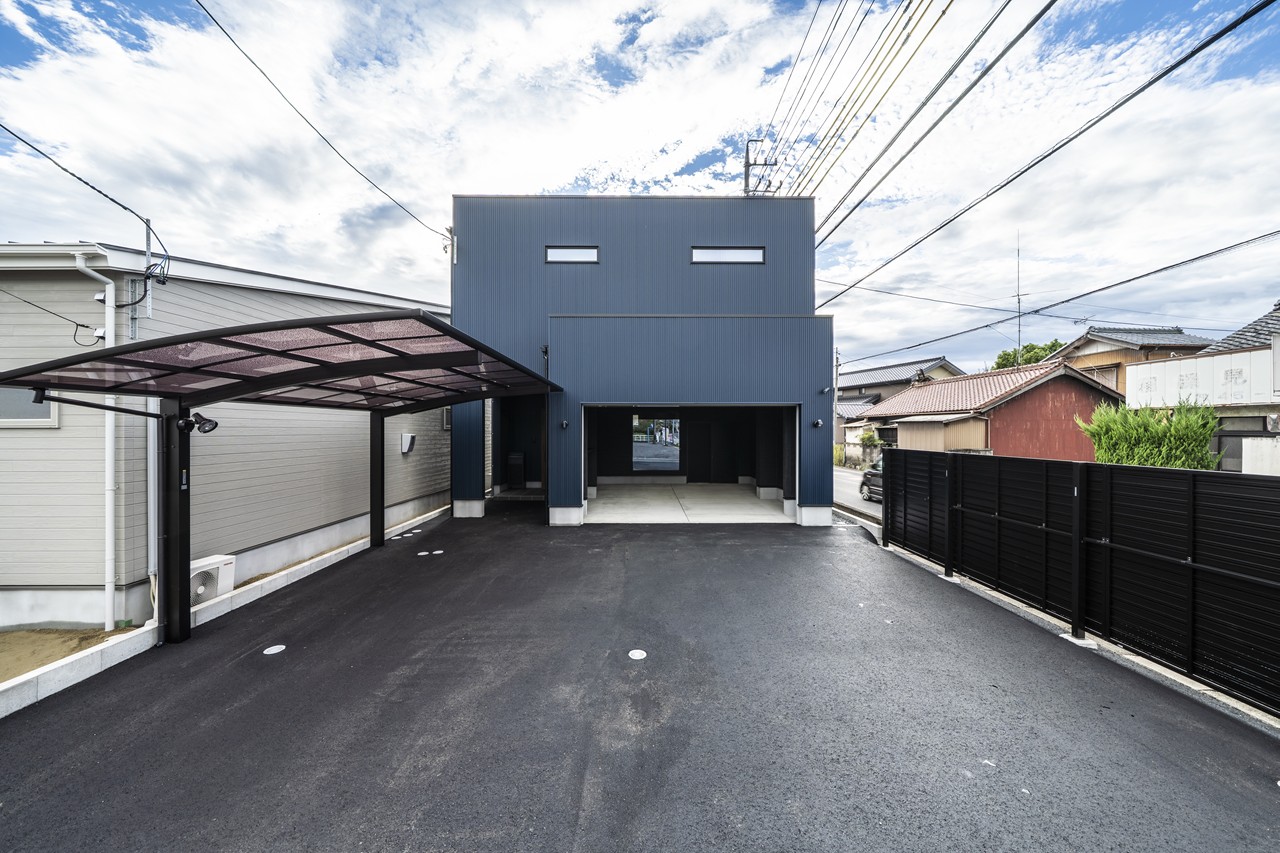 収納充実、理想のガレージハウス 画像