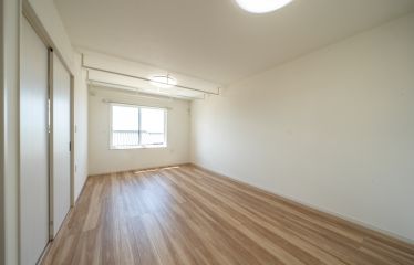 支給品の物干しで室内干しも◎