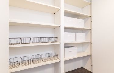 洗面室に収納で、下着やタオルもしまえます