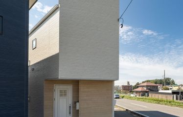 三角形の敷地を利用した建物