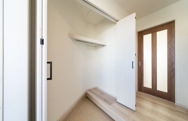 ひろびろとした玄関収納