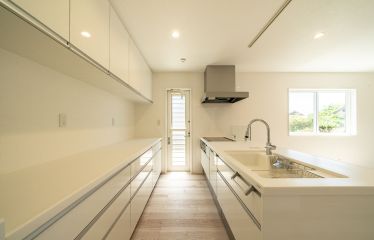 キッチン関係も白で統一