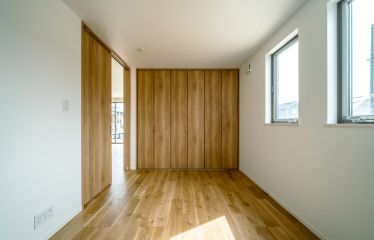 収納が充実した洋室