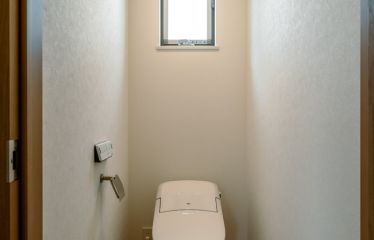 リビングと同じ床材で統一感を