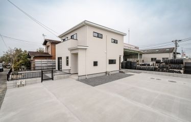 2世帯分広々と使える駐車場