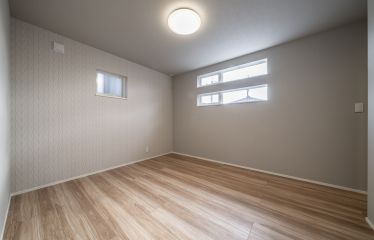 北欧風の幾何学模様のクロスで、温かみのある安らぎの空間に。
