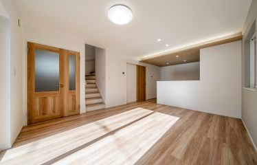ホテルライクな間接照明で高級感アップ。