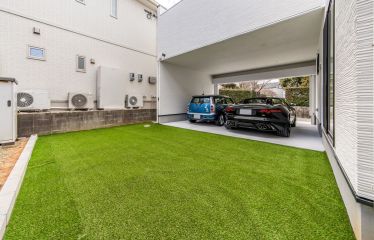洗車は車を庭まで入れて