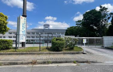 童子山小学校（650ｍ）