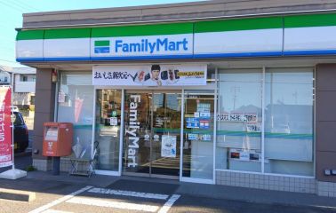 ファミリーマート東郷三ツ池三丁目店（500m）